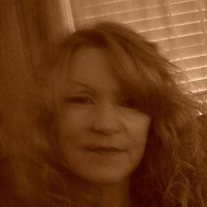 Meet your Posher, Lorrie